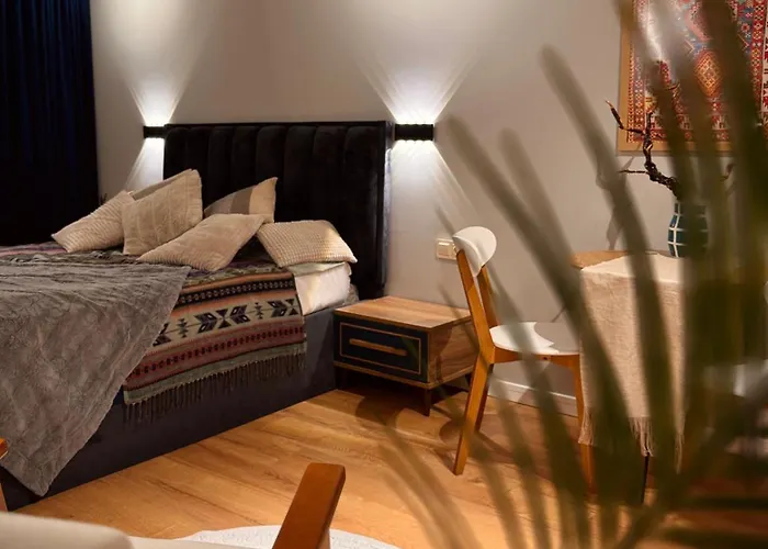 Cozy Cubby In Batumi